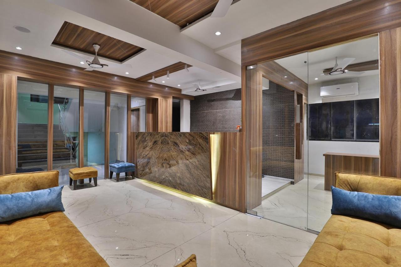 Hotel Privya Rooms And Banquet Сурат Экстерьер фото