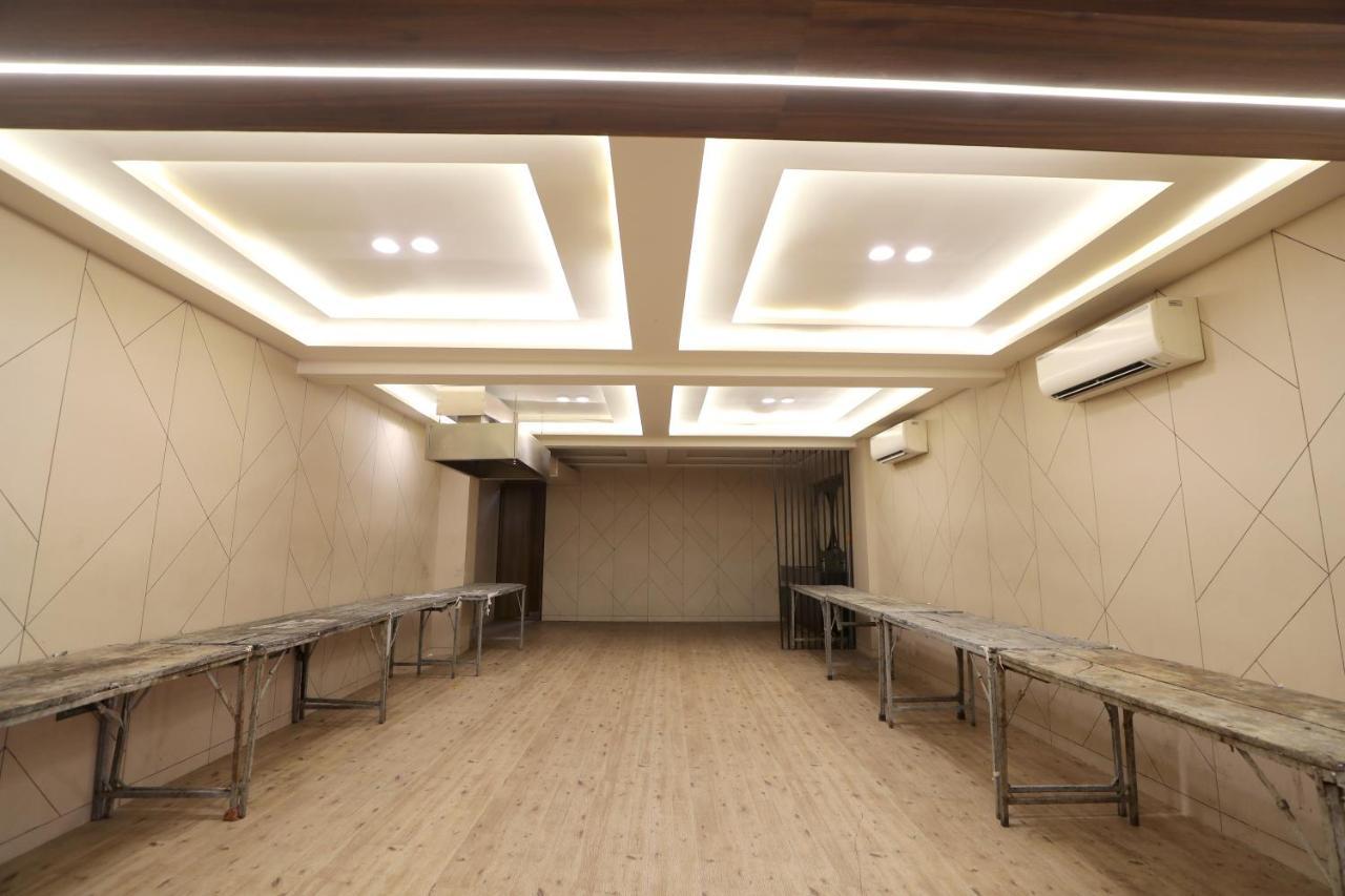 Hotel Privya Rooms And Banquet Сурат Экстерьер фото