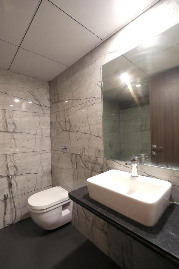 Hotel Privya Rooms And Banquet Сурат Экстерьер фото