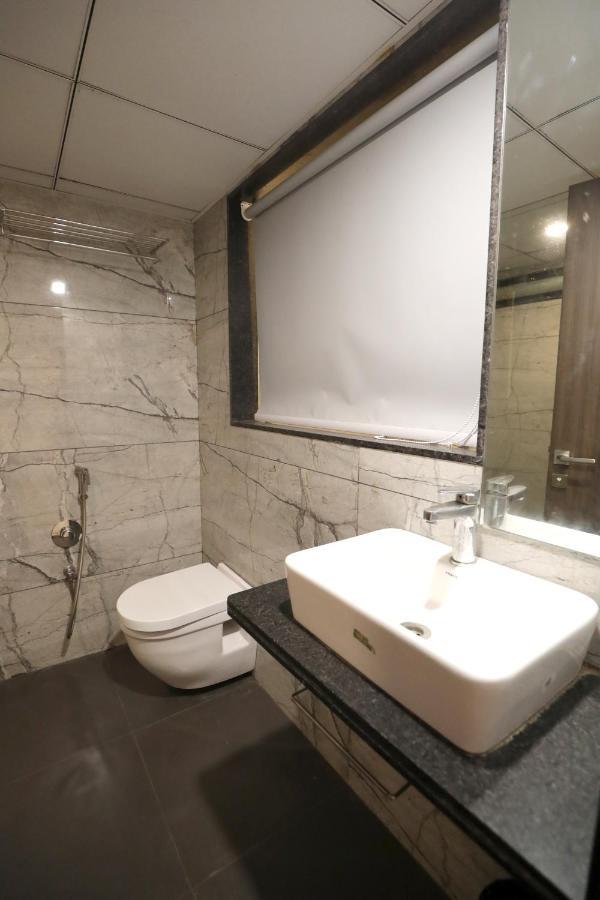Hotel Privya Rooms And Banquet Сурат Экстерьер фото