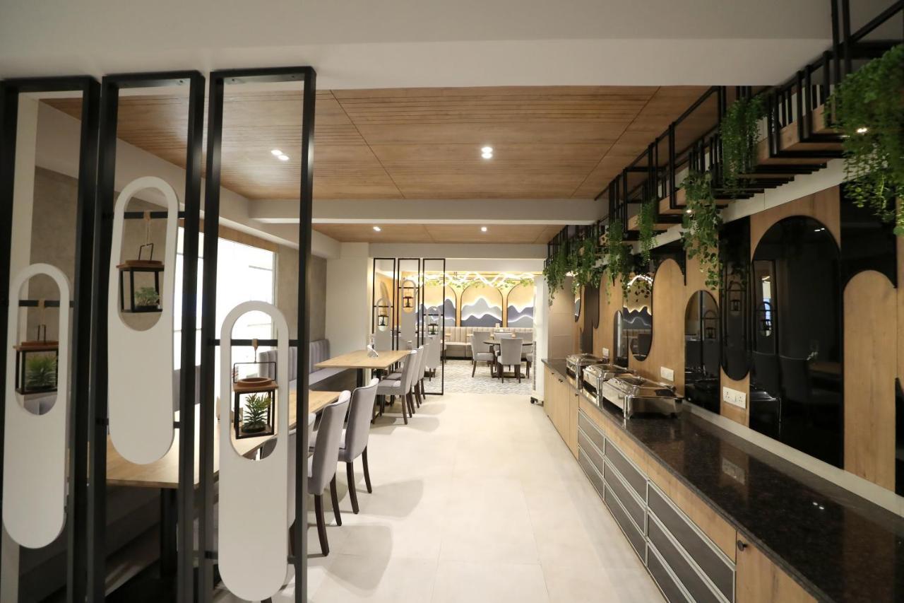 Hotel Privya Rooms And Banquet Сурат Экстерьер фото